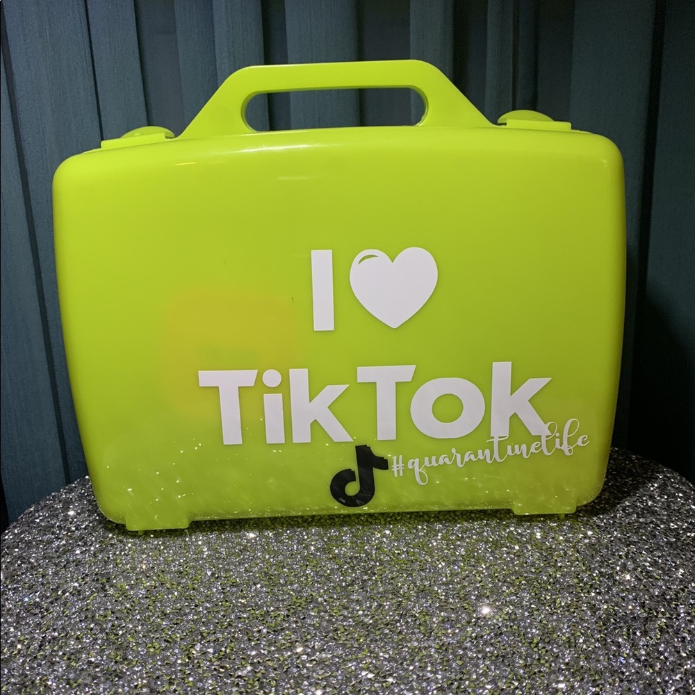 TikTok Activity Box - Picture 8 of 9